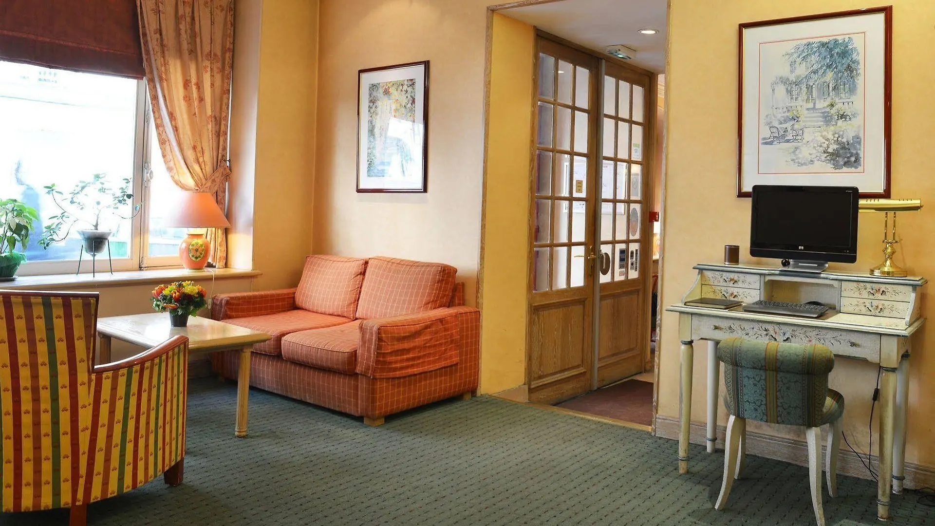 Du Pre Otel Paris