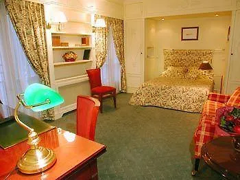 Du Pre Hotell 3*